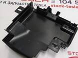 1Крышка блока предохранителей DUAL MOTOR Tesla model S 1013274-02-C - photo 2