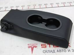 1Подлокотник сидений 2-го ряда PUR BLACK в сборе Tesla model 3 1088862-91-H
