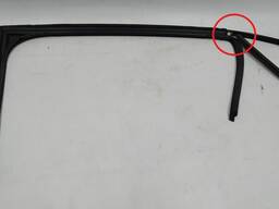 2Уплотнитель стекла и форточки двери задней правой (разорван по шву) Tesla model X 1032278