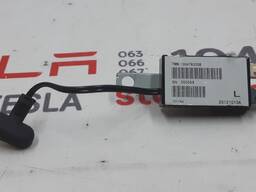 Антенна-усилитель FM2 - NA EU APAC (левая) Tesla model S, model S REST 1004793-00-F
