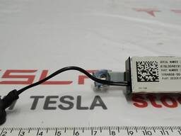 Антенна-усилитель FM2 - NA EU APAC (левая) Tesla model S, model S REST 1004793-00-F