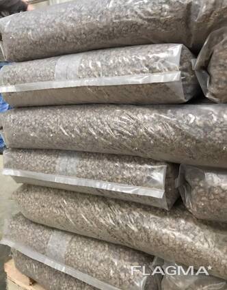 Bedding for farm animals, straw granulate