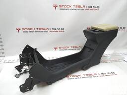 Центральная консоль в сборе (подлокотник TAN BASE подстаканик PIANO BLK CHR. ) Tesla model