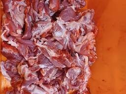 Frozen Pork Head Trimming