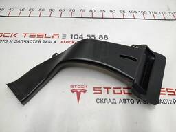 Колено воздуховода системы кондиционирования 2-го ряда сидений Tesla model 3 1092166-00-A
