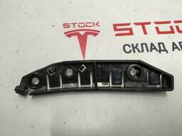 Кронштейн крепления направляющая бампер крыло левый Tesla model 3 1084181-00-E
