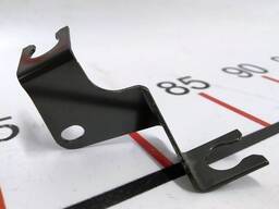 Кронштейн металлический крепления датчика ABS передний правый Tesla model X S REST 1009606