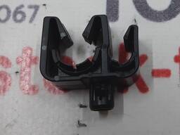 Направляющая трубки медной тросика привода люка Tesla model S, model S REST 1006398-00-A