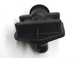 Переходник патрубка системы охлаждения основной батареи Tesla model 1090365-00-D