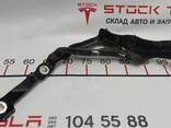 Петля крепления крышки багажника левая Tesla model 3 1092820-00-E - photo 1
