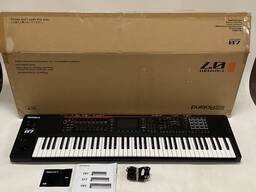 Roland Fantom-07 76 klavišų muzikos darbo vietos klaviatūra