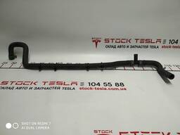 Шланг охлаждения от тройного клапана к радиатору в сборе Tesla model S 6007351-00-H