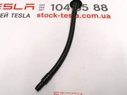 Трубка сливная дренажная электромагнитного порта зарядки Tesla model X 1036596-00-A
