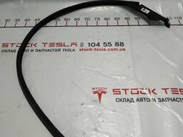 Уплотнитель двери передней верхний левый Tesla model X 1032147-00-C