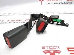 Замок ремня безопасности 2-го ряда сидений центр/правый Tesla model 3 1085942-01-E